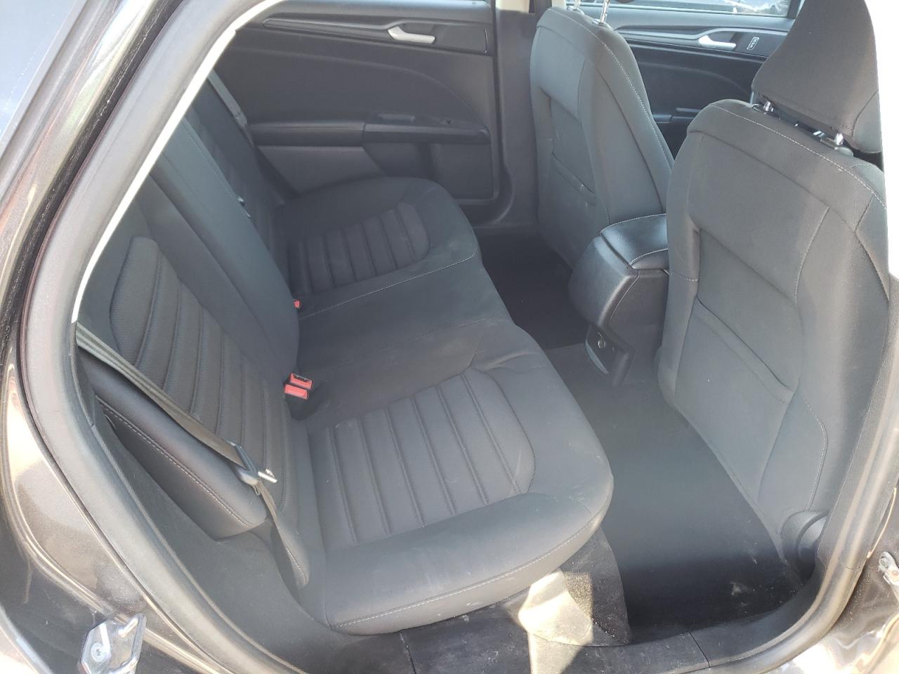 Photo 6 from auction – 2018 FORD FUSION S with VIN 3FA6P0G75JR193665