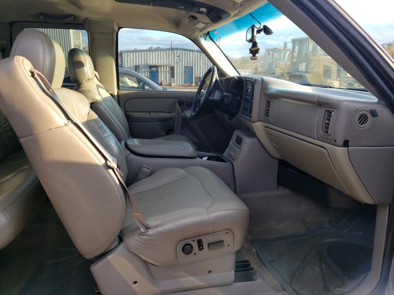 Photo 5 from auction – 2000 CHEVROLET SILVERADO with VIN 1GCEK19TXYE309928
