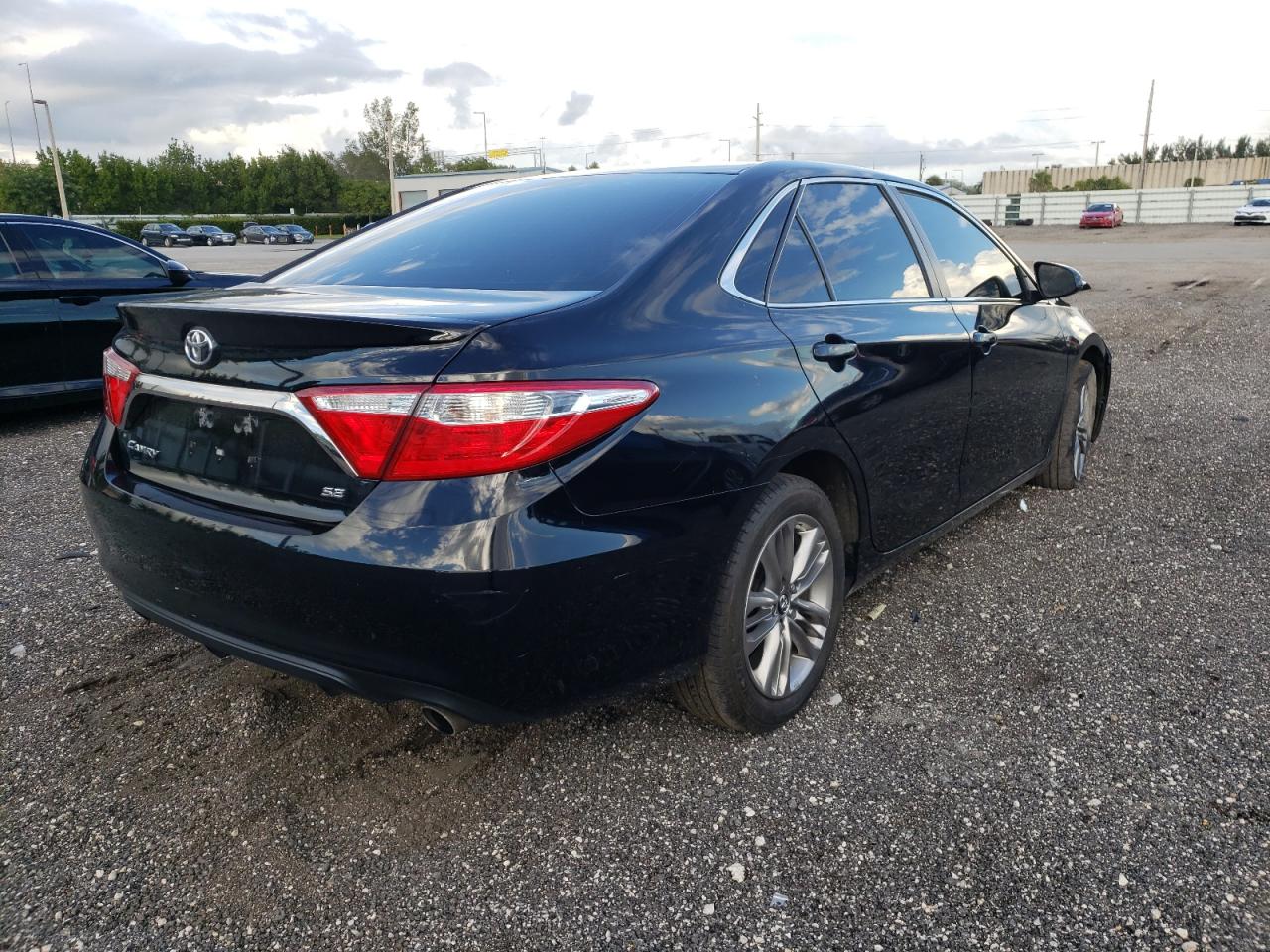 Photo 4 from auction – 2017 TOYOTA CAMRY LE with VIN 4T1BF1FK4HU810995