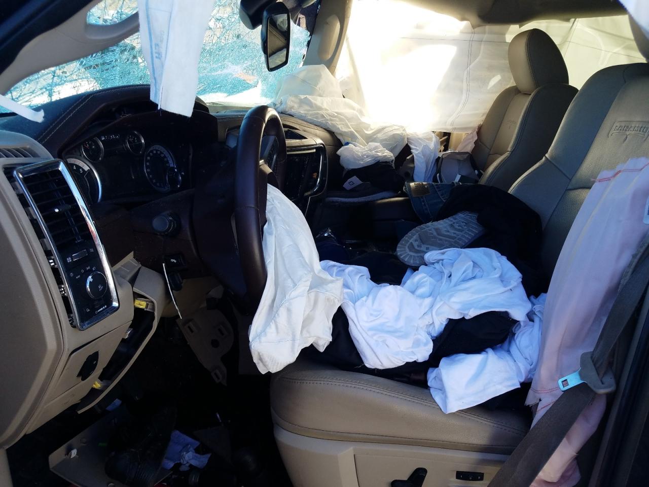 Photo 5 from auction – 2016 RAM 2500 LARAM with VIN 3C6UR5FLXGG113540