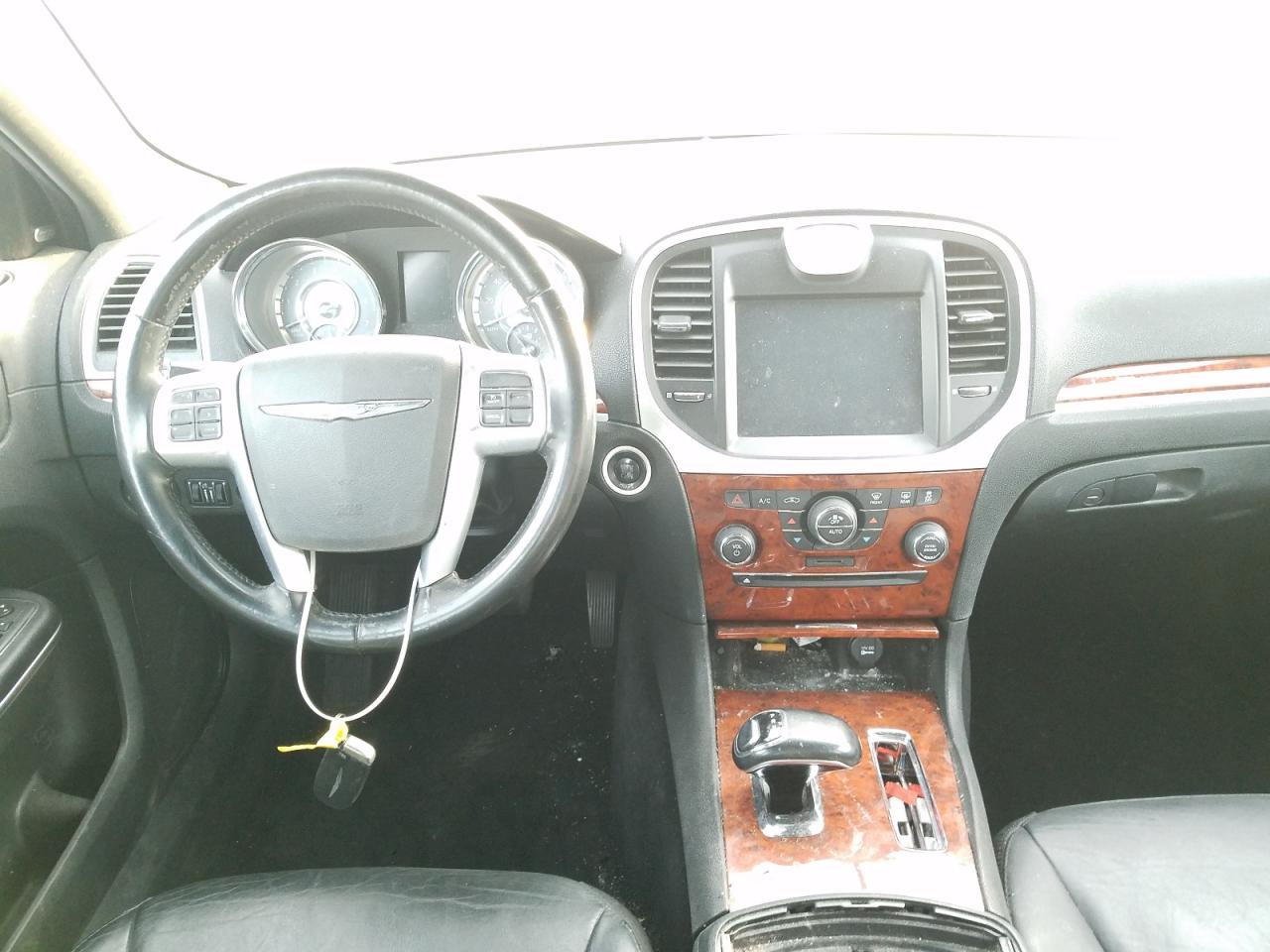 Photo 9 from auction – 2012 CHRYSLER 300 LIMITE with VIN 2C3CCACG3CH223141