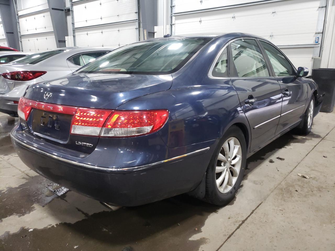 Photo 4 from auction – 2008 HYUNDAI AZERA SE with VIN KMHFC46F18A252717