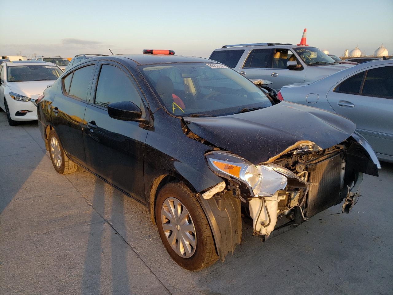 NISSAN VERSA S 2016 with VIN 3N1CN7AP1GL907942 - Photo from auction