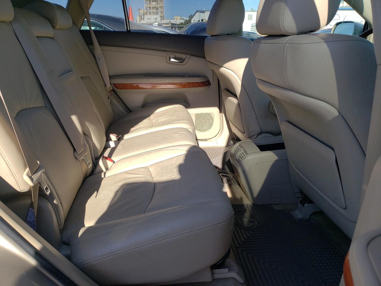Photo 6 from auction – 2004 LEXUS RX 330 with VIN JTJHA31U440004574