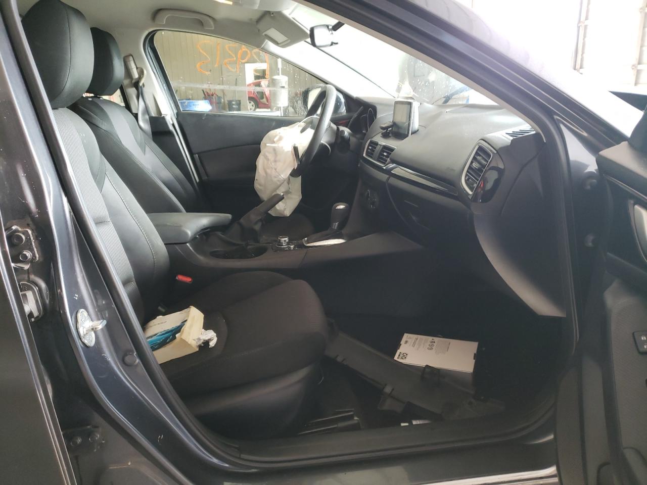 Photo 5 from auction – 2016 MAZDA 3 SPORT with VIN 3MZBM1U7XGM265281