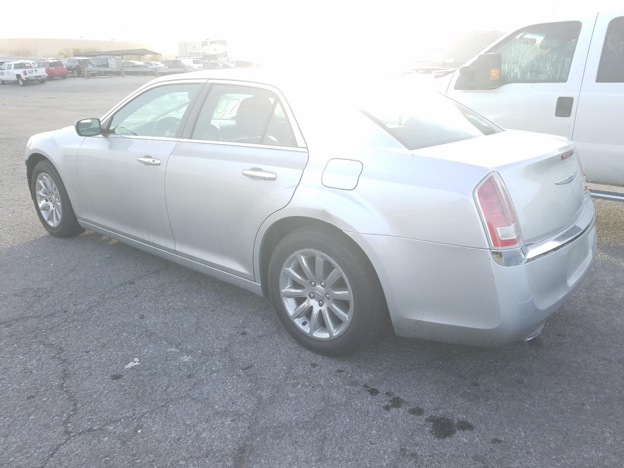 Photo 3 from auction – 2012 CHRYSLER 300 LIMITE with VIN 2C3CCACG3CH223141
