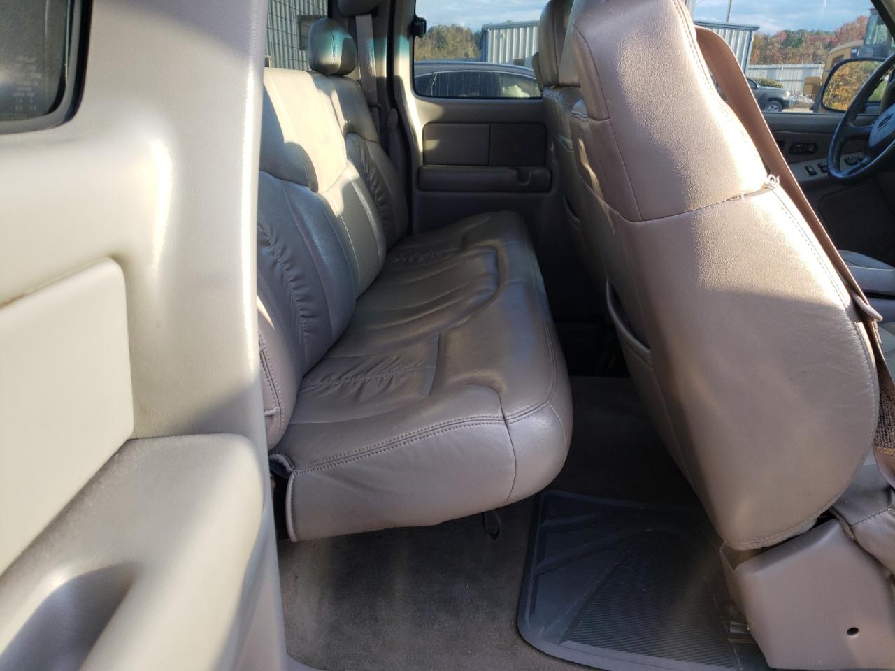 Photo 6 from auction – 2000 CHEVROLET SILVERADO with VIN 1GCEK19TXYE309928