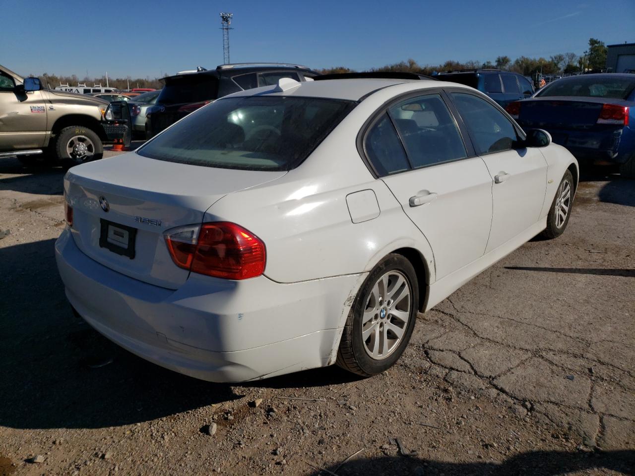 Photo 4 from auction – 2006 BMW 325 I with VIN WBAVB13516PT04030