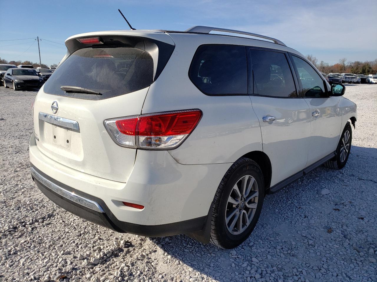Photo 4 from auction – 2015 NISSAN PATHFINDER with VIN 5N1AR2MN8FC687646