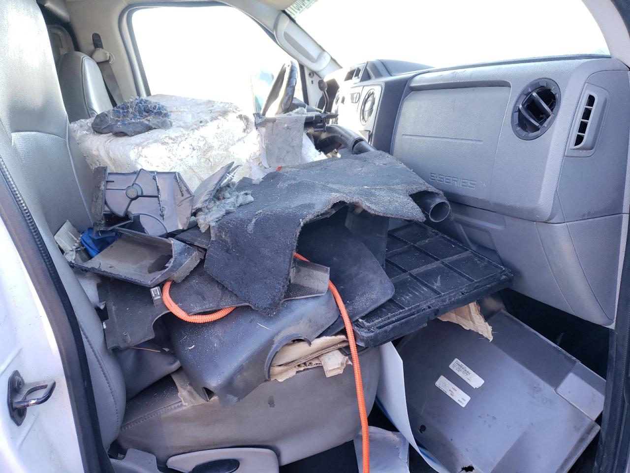 Photo 5 from auction – 2010 FORD ECONOLINE with VIN 1FTSS3EL8ADA56317