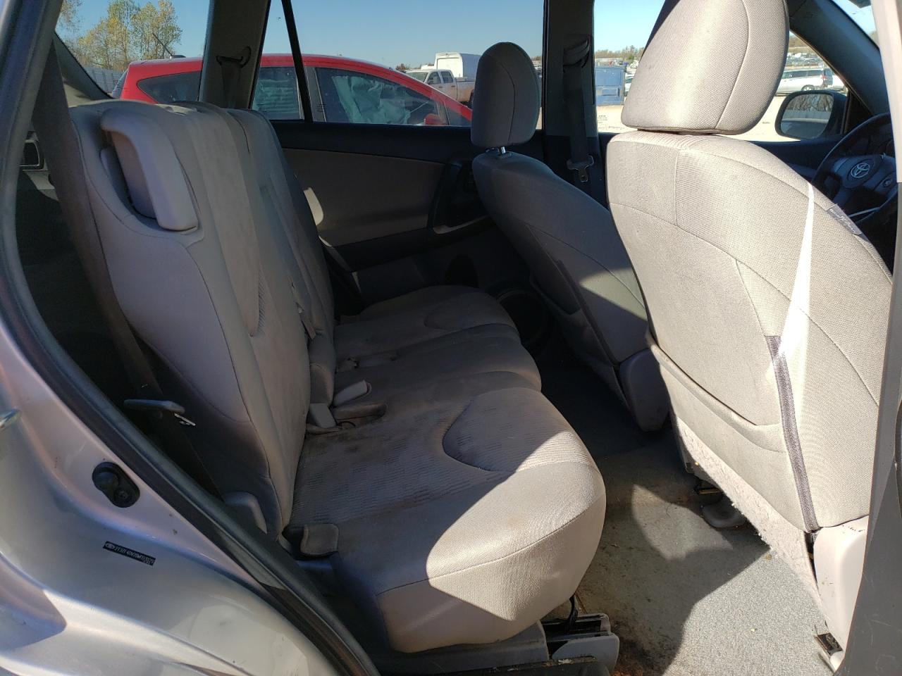 Photo 6 from auction – 2011 TOYOTA RAV4 with VIN 2T3ZF4DV2BW091029