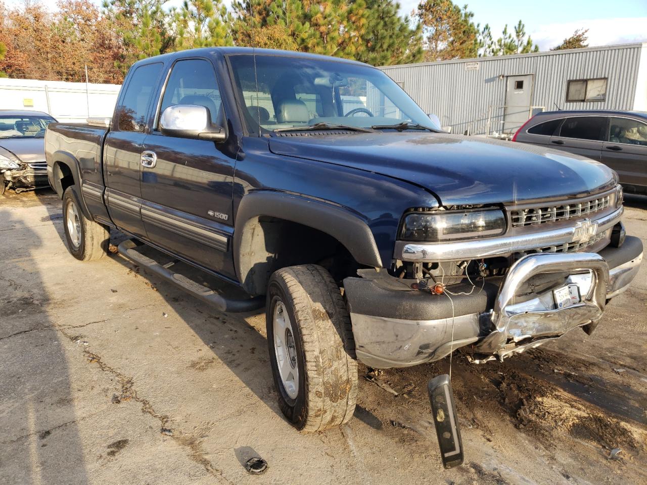 CHEVROLET SILVERADO 2000 with VIN 1GCEK19TXYE309928 - Photo from auction