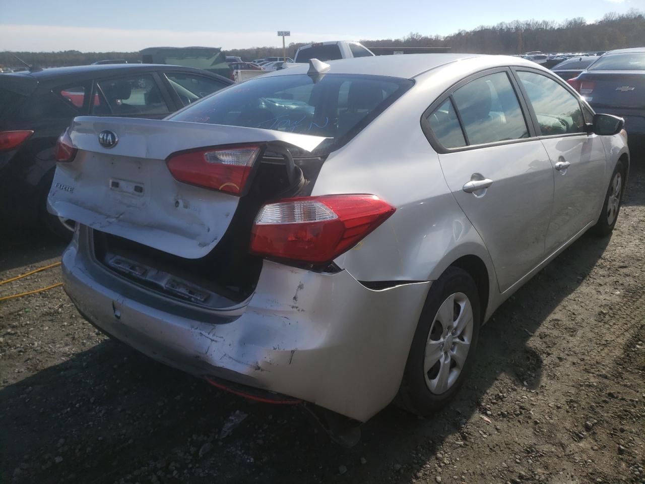 Photo 4 from auction – 2015 KIA FORTE LX with VIN KNAFK4A61F5281992