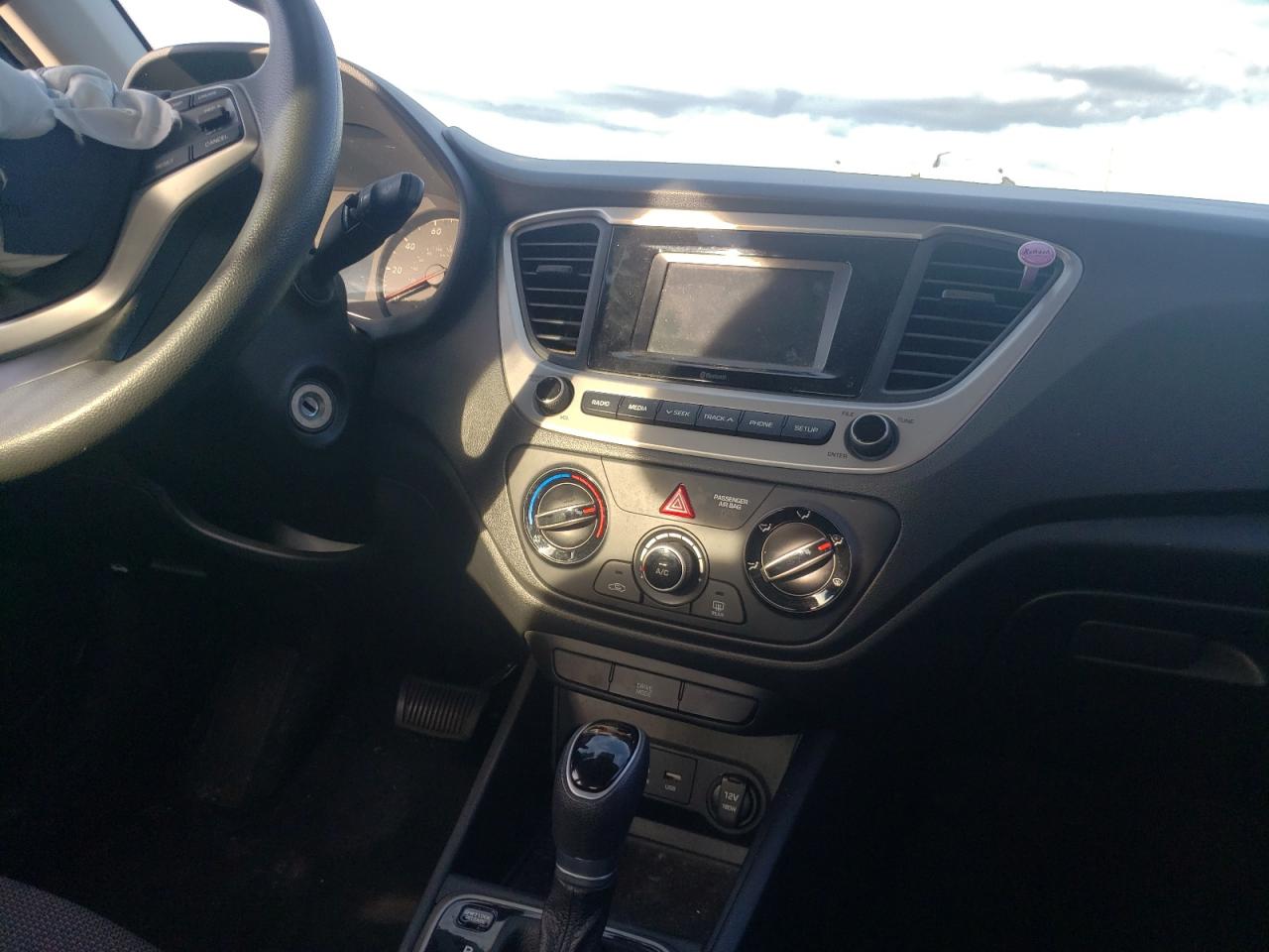 Photo 9 from auction – 2019 HYUNDAI ACCENT SE with VIN 3KPC24A30KE061799