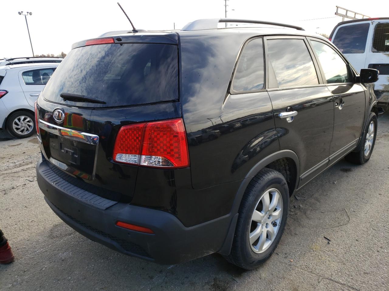 Photo 4 from auction – 2011 KIA SORENTO BA with VIN 5XYKT3A10BG162409