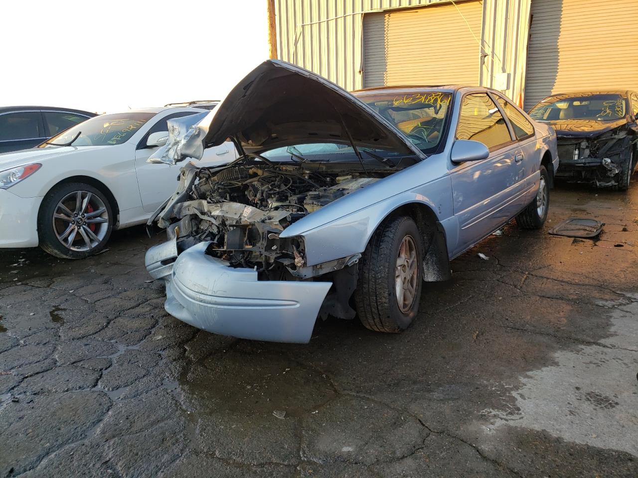Photo 2 from auction – 1997 FORD THUNDERBIR with VIN 1FALP62W5VH145997