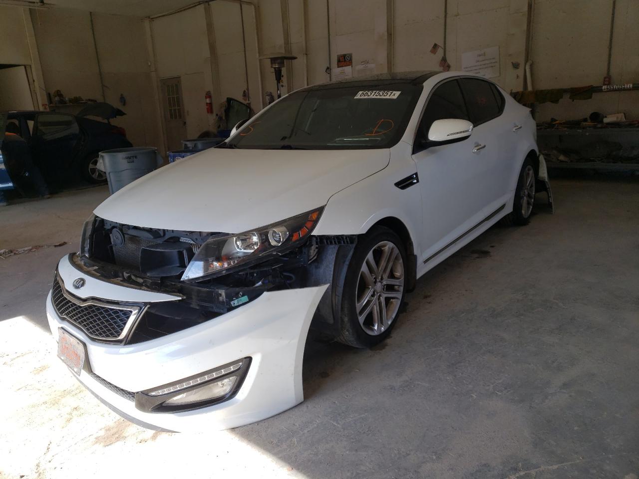 Photo 2 from auction – 2013 KIA OPTIMA SX with VIN 5XXGR4A60DG108959