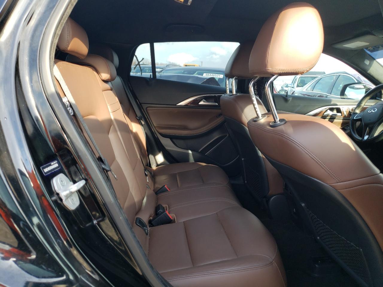 Photo 6 from auction – 2017 INFINITI QX30 BASE with VIN SJKCH5CR3HA030559