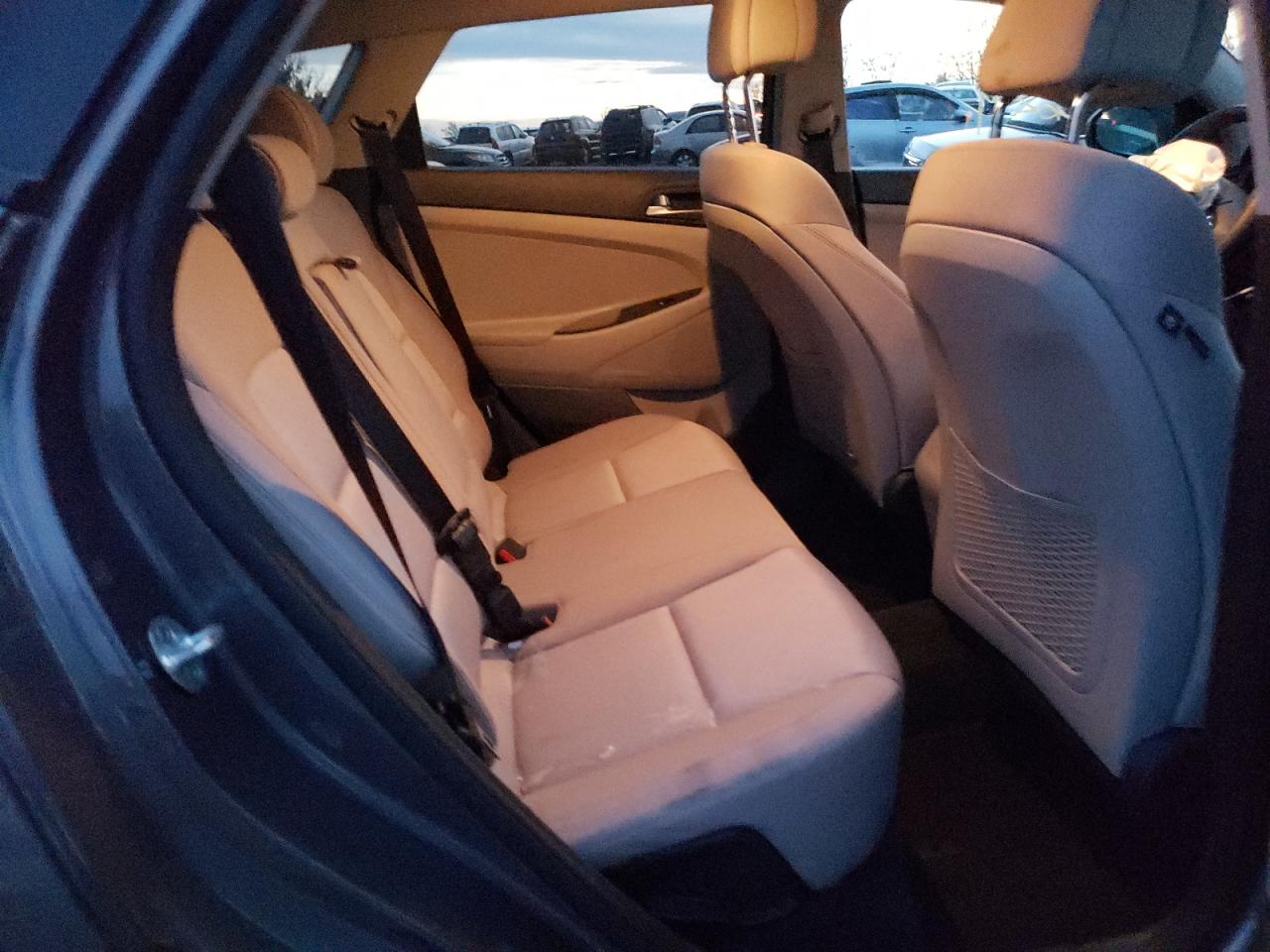 Photo 6 from auction – 2017 HYUNDAI TUCSON LIM with VIN KM8J3CA49HU423528