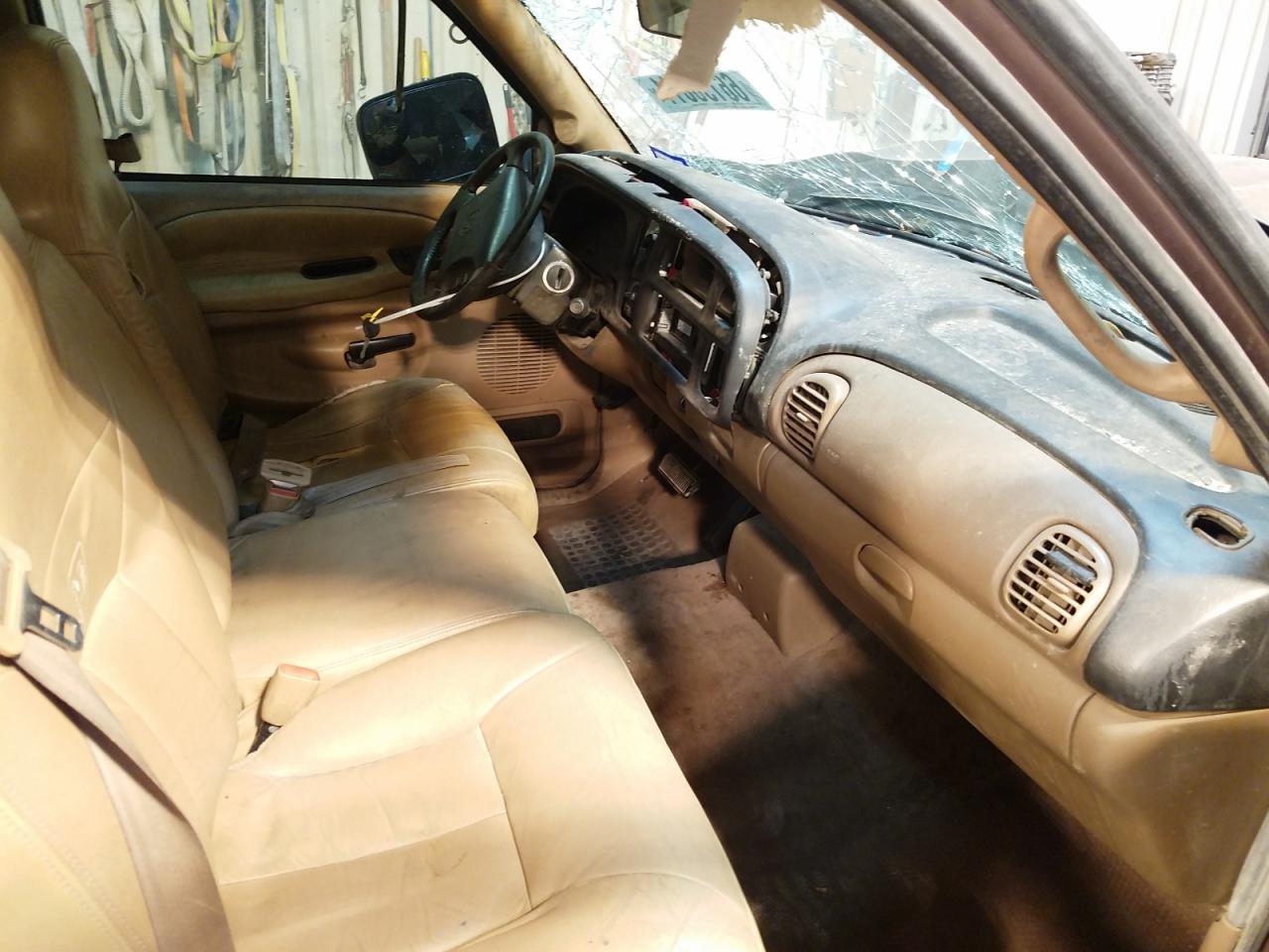 Photo 5 from auction – 2000 DODGE RAM 1500 with VIN 1B7HC13Y3YJ172174