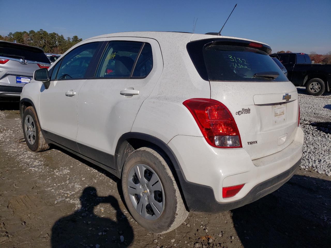 Photo 3 from auction – 2017 CHEVROLET TRAX LS with VIN KL7CJKSB7HB178103