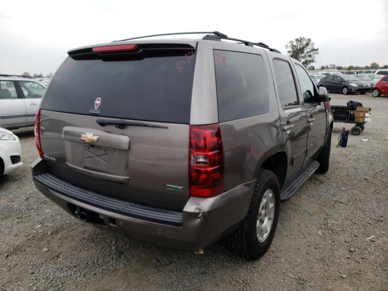 Photo 4 from auction – 2011 CHEVROLET TAHOE C150 with VIN 1GNSCAE02BR128096