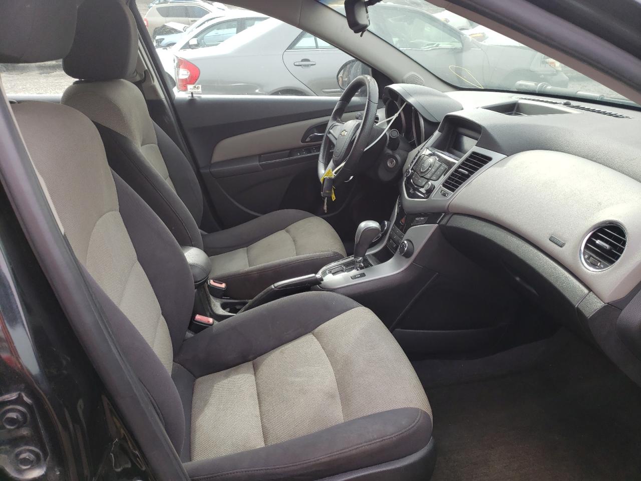 Photo 5 from auction – 2012 CHEVROLET CRUZE LS with VIN 1G1PC5SH0C7287558