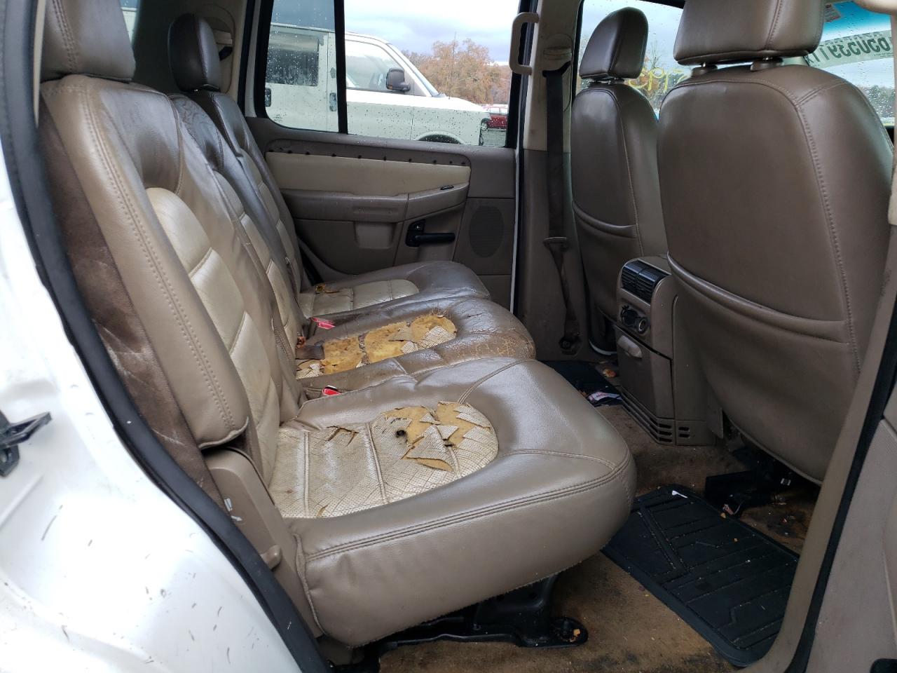 Photo 6 from auction – 2002 FORD EXPLORER E with VIN 1FMZU64E52UA04881