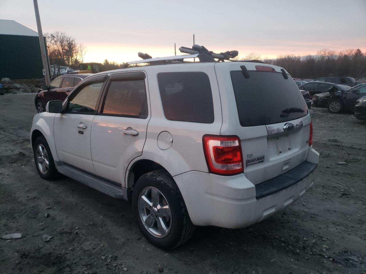 Photo 3 from auction – 2011 FORD ESCAPE LIM with VIN 1FMCU9EG9BKA77870