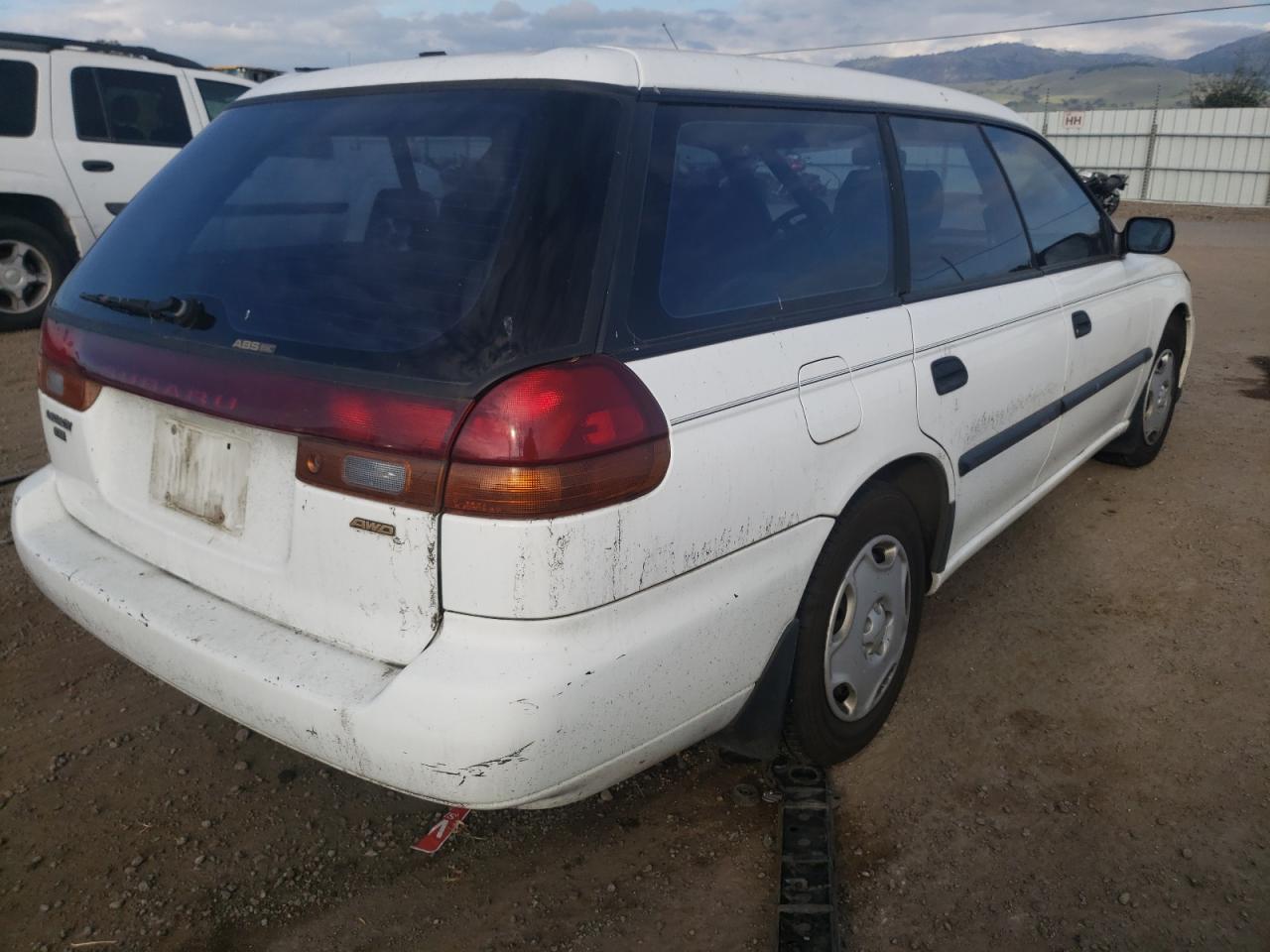 Photo 4 from auction – 1998 SUBARU LEGACY L with VIN 4S3BK4359W7303456