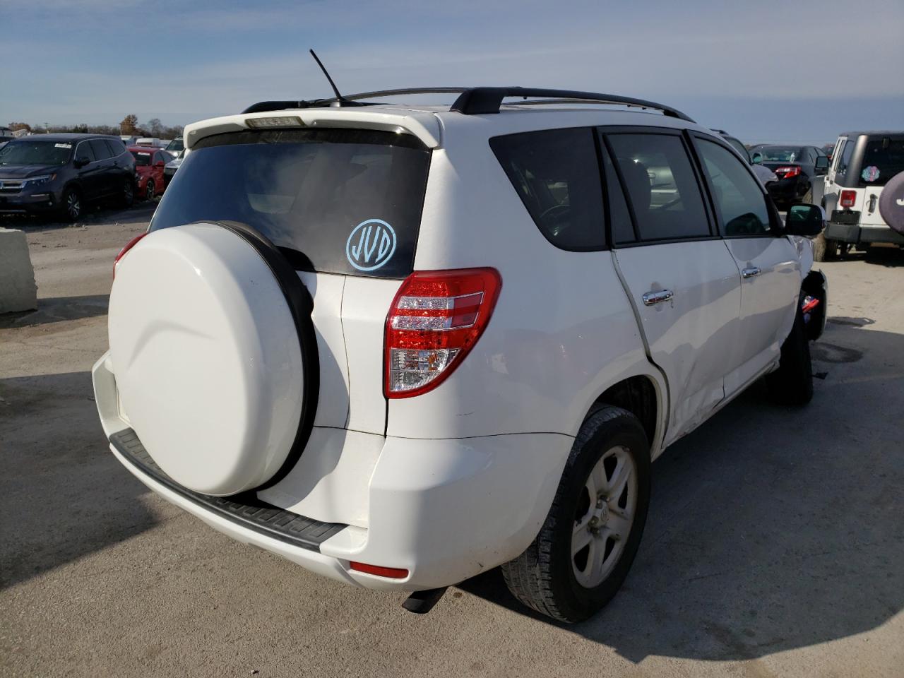 Photo 4 from auction – 2011 TOYOTA RAV4 with VIN 2T3ZF4DVXBW063754