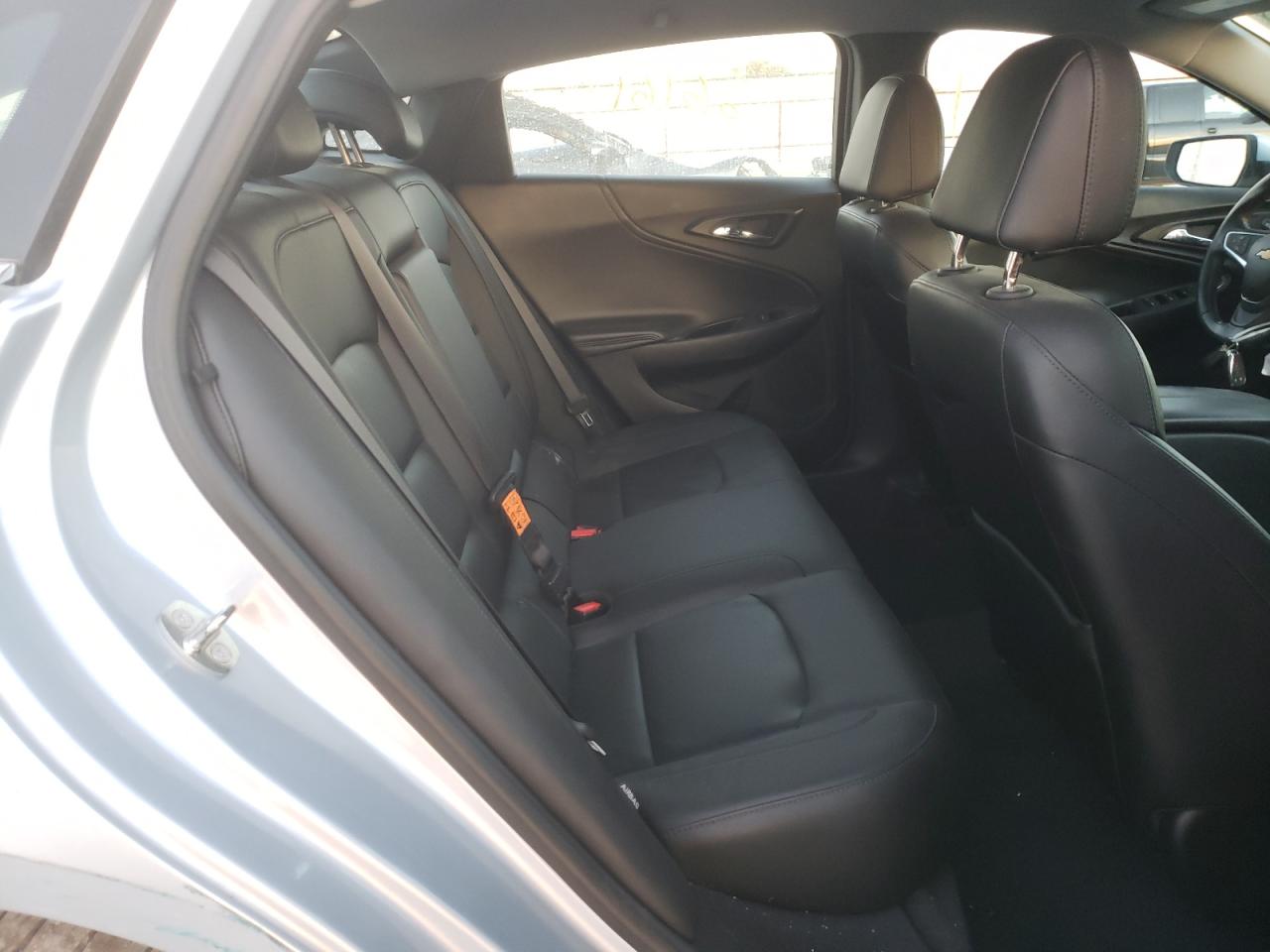Photo 6 from auction – 2018 CHEVROLET MALIBU LT with VIN 1G1ZD5ST6JF166126