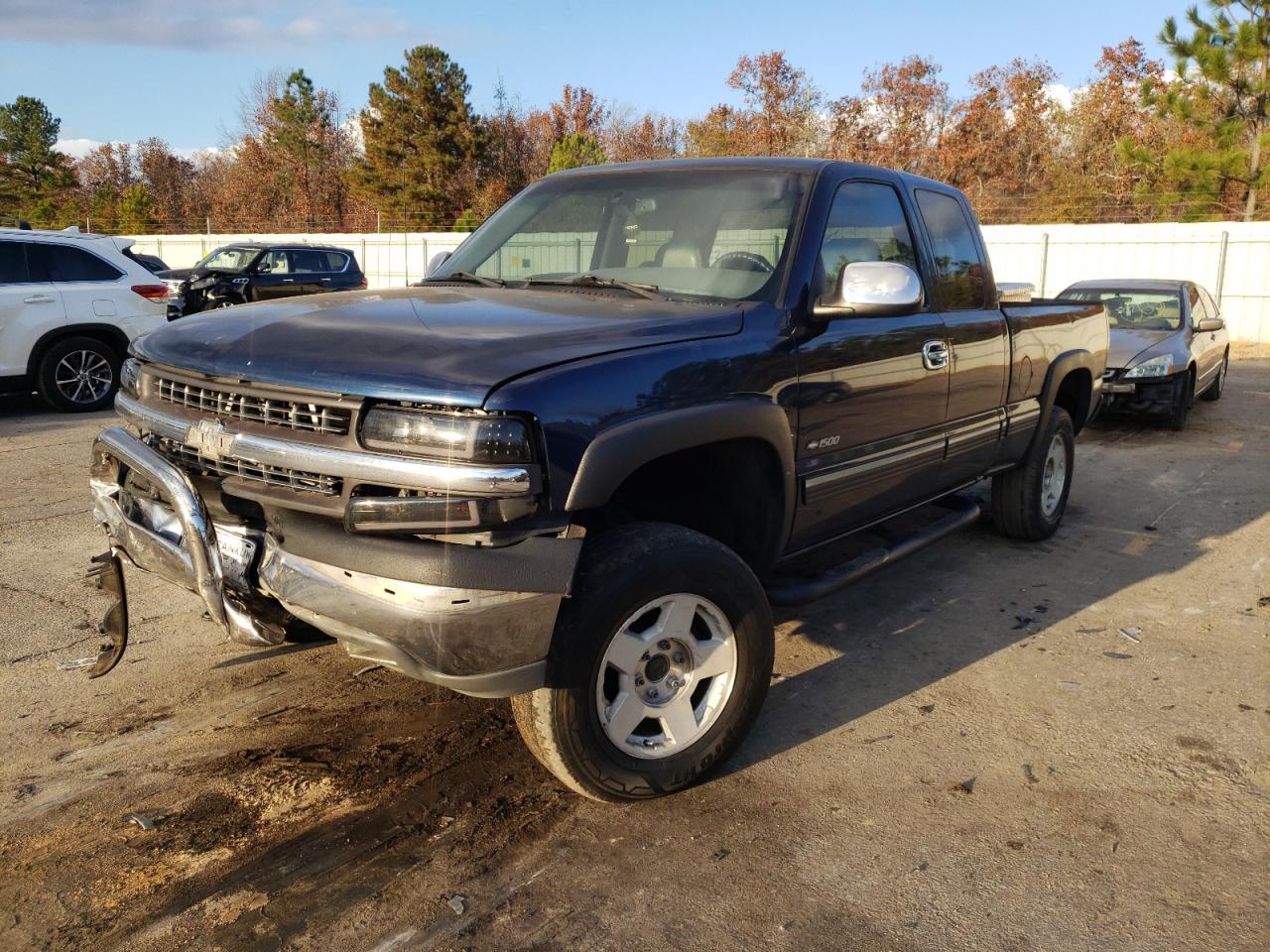 Photo 2 from auction – 2000 CHEVROLET SILVERADO with VIN 1GCEK19TXYE309928