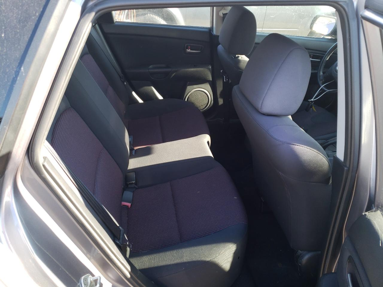 Photo 6 from auction – 2005 MAZDA MAZDA3 with VIN JM1BK343951321903