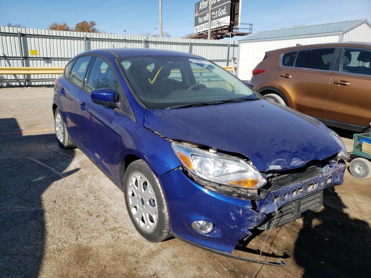 FORD FOCUS SE 2012 с VIN 1FAHP3K2XCL400235 - Фото с аукциона