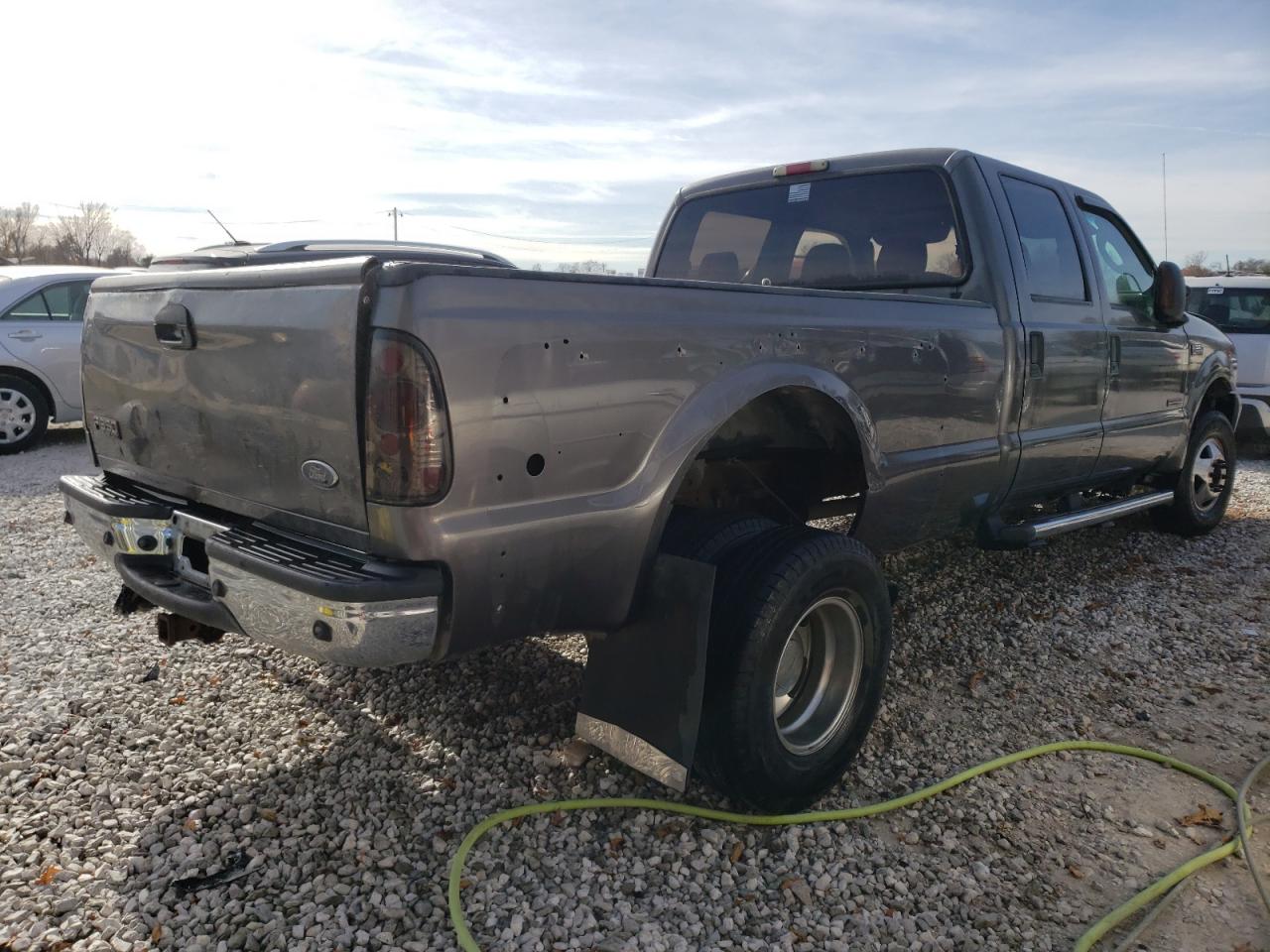 Photo 4 from auction – 2004 FORD F-350 with VIN 1FTWW33P44ED78902