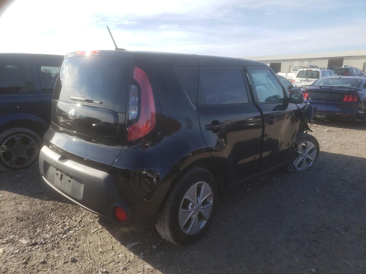 Photo 4 from auction – 2016 KIA SOUL with VIN KNDJN2A28G7325594