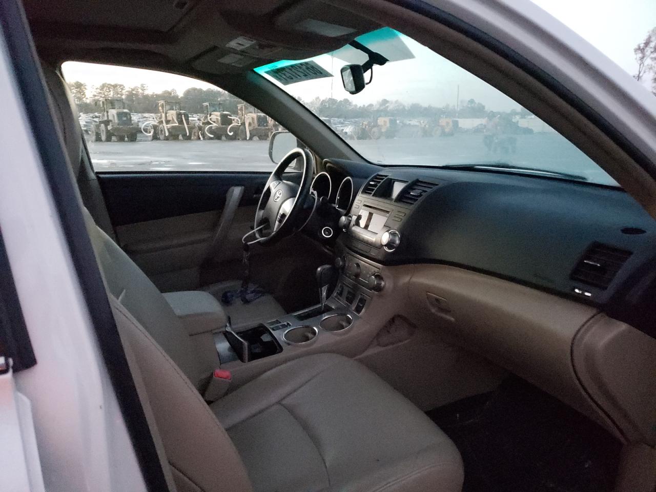 Photo 5 from auction – 2012 TOYOTA HIGHLANDER with VIN 5TDZA3EH0CS017175