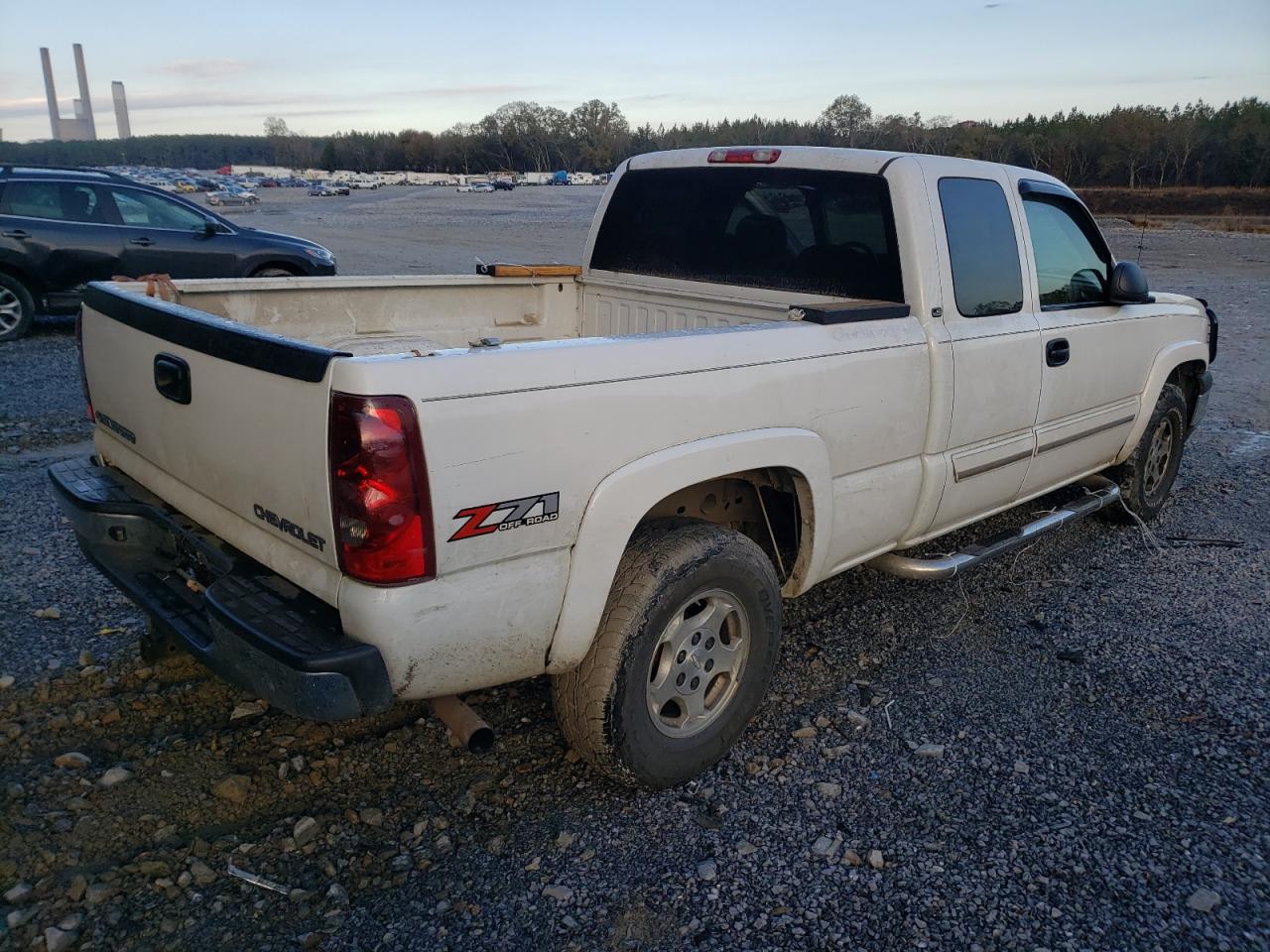 Photo 4 from auction – 2003 CHEVROLET SILVERADO with VIN 2GCEK19T131299624