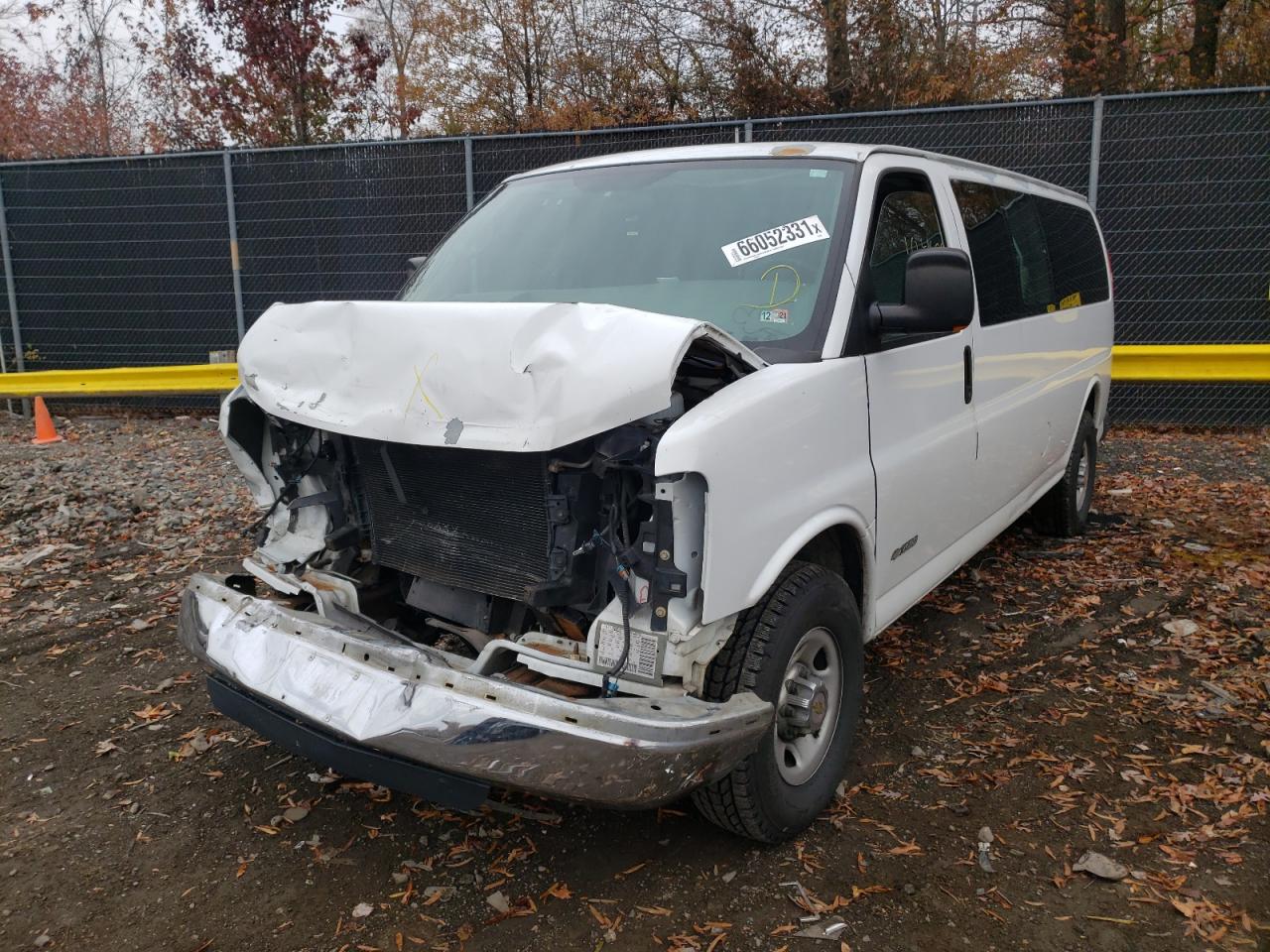 Photo 2 from auction – 2005 CHEVROLET EXPRESS G3 with VIN 1GAHG39U351168263