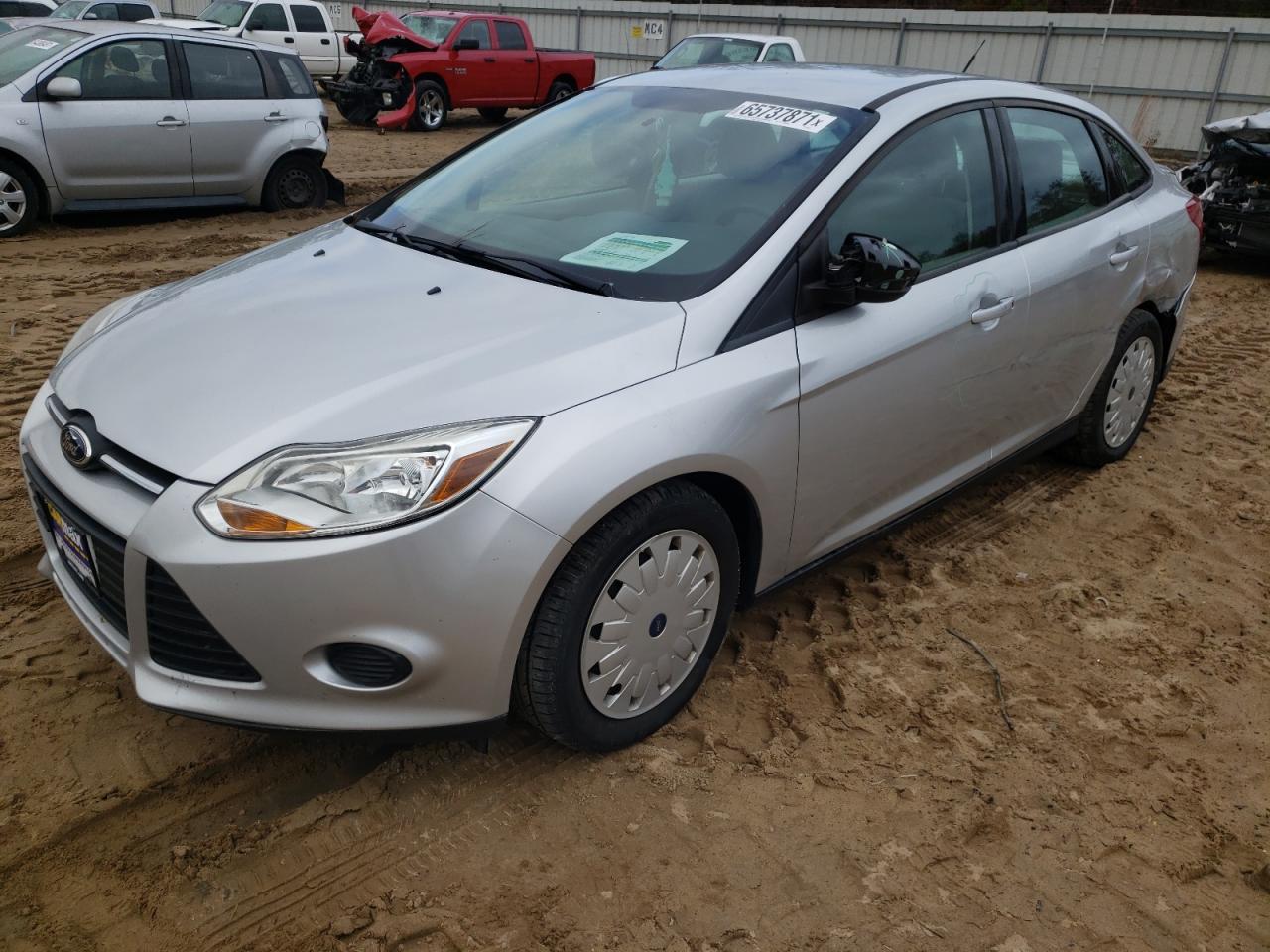 Photo 2 from auction – 2014 FORD FOCUS SE with VIN 1FADP3F28EL393815