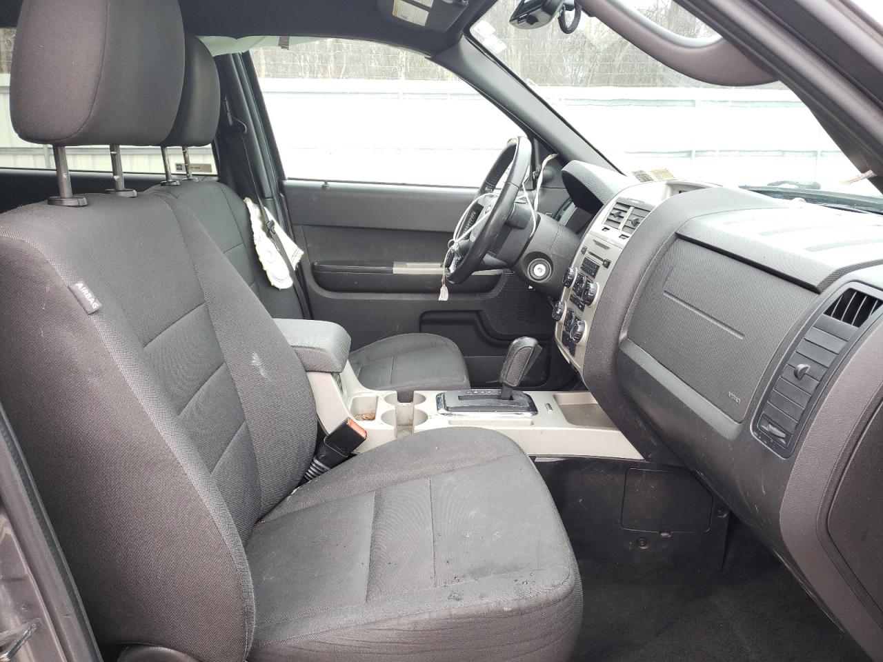 Photo 5 from auction – 2011 FORD ESCAPE XLT with VIN 1FMCU9D73BKA43957