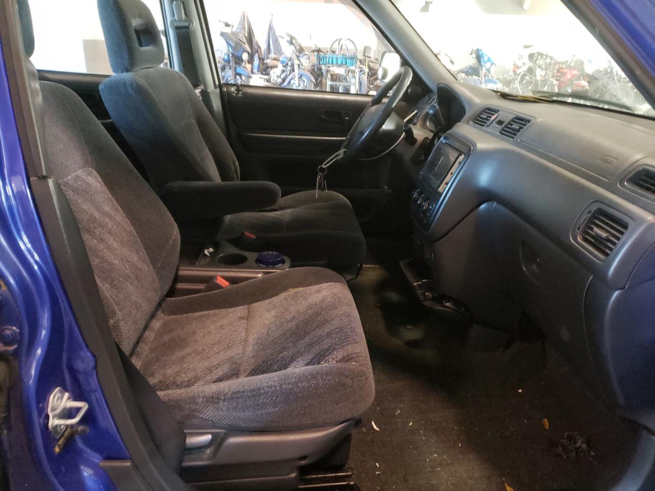 Photo 5 from auction – 2000 HONDA CR-V LX with VIN JHLRD2845YC010678
