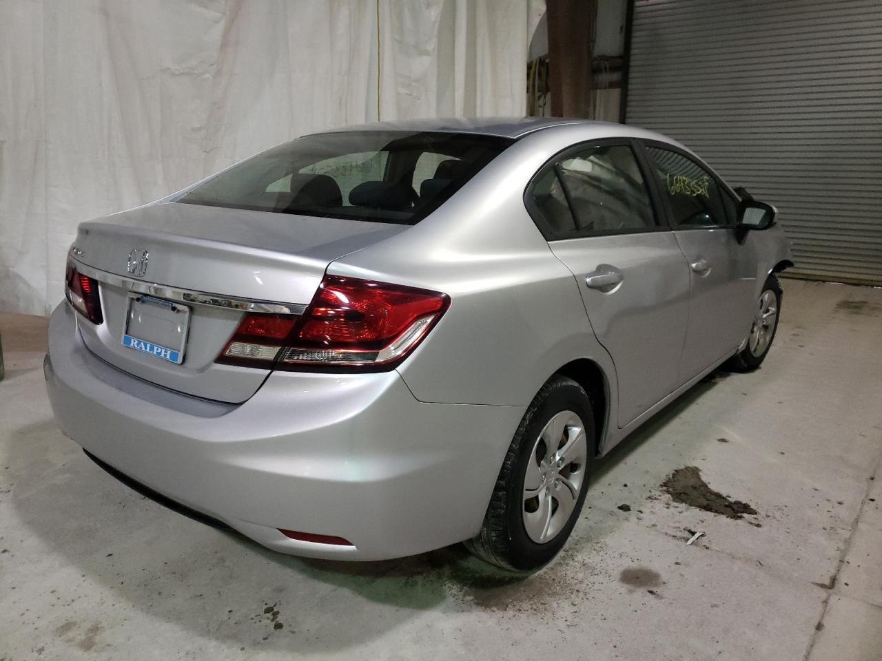 Photo 4 from auction – 2015 HONDA CIVIC LX with VIN 2HGFB2F50FH517579