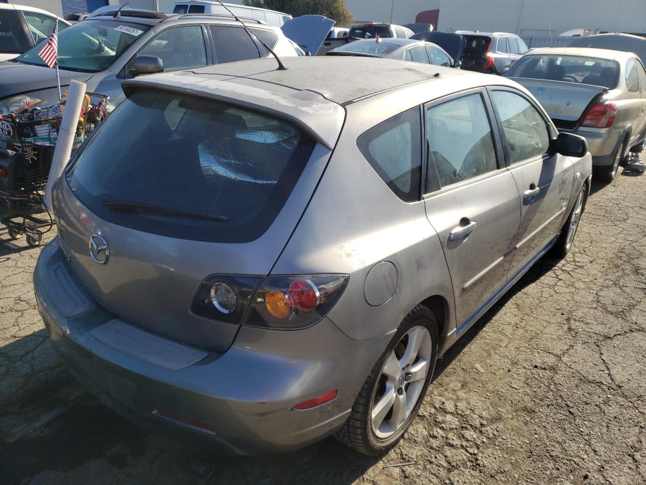 Photo 4 from auction – 2005 MAZDA MAZDA3 with VIN JM1BK343951321903