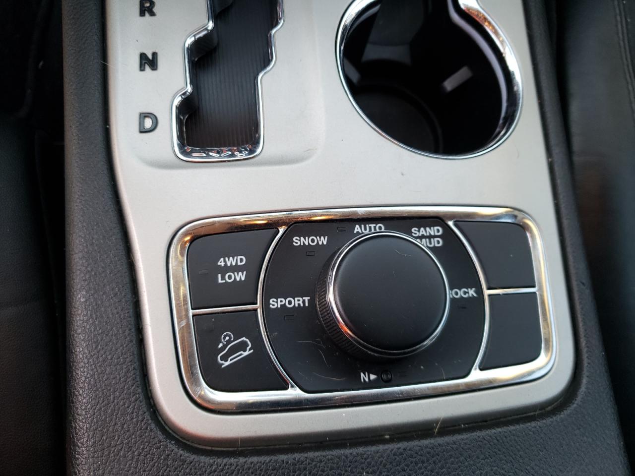 Photo 10 from auction – 2013 JEEP GRAND CHER with VIN 1C4RJFAT0DC594108