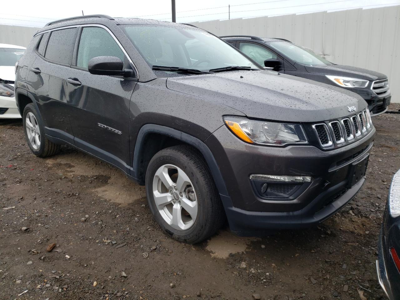 JEEP COMPASS LA 2019 with VIN 3C4NJDBB3KT818269 - Photo from auction