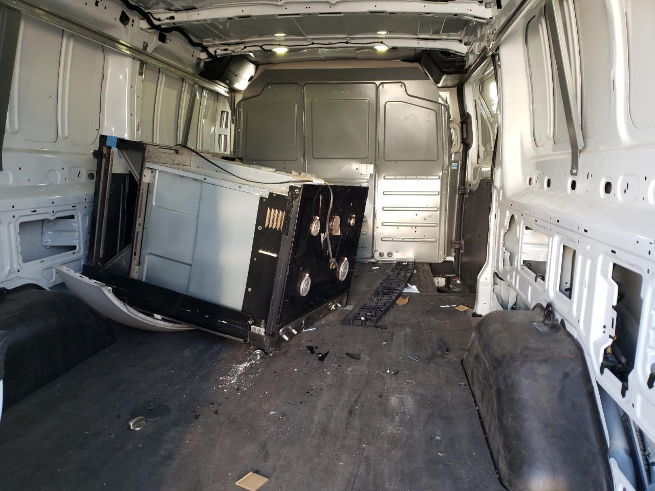 Photo 6 from auction – 2017 FORD TRANSIT T- with VIN 1FTBW2YM4HKB49795