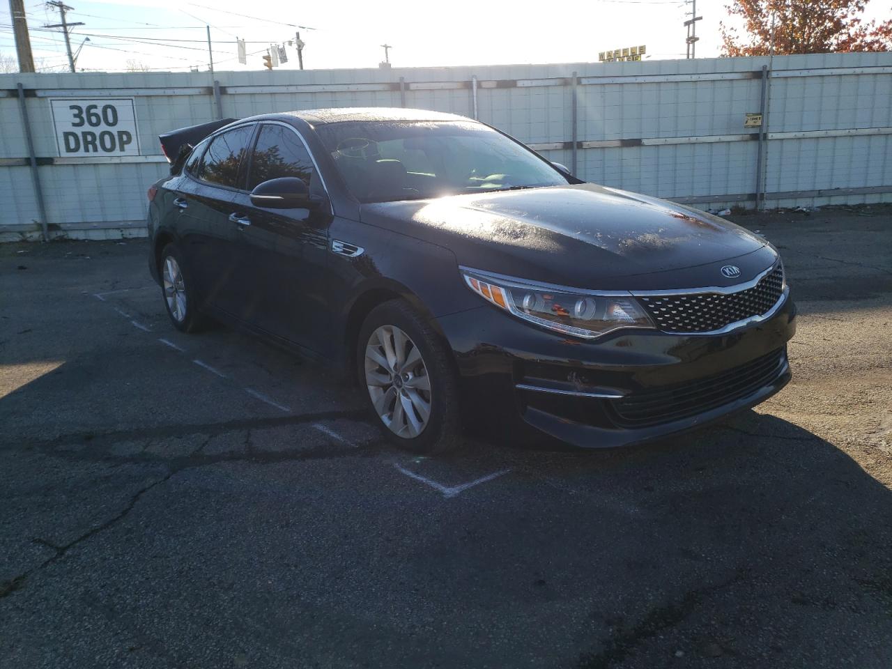 KIA OPTIMA EX 2016 with VIN 5XXGU4L38GG055434 - Photo from auction