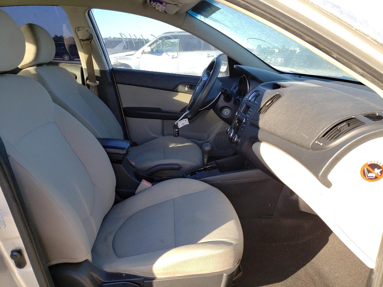 Photo 5 from auction – 2010 KIA FORTE EX with VIN KNAFU4A20A5856096